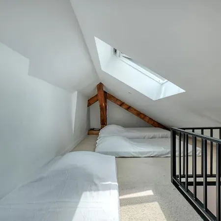 Les Robinsons De Versailles, Et Verdoyant Versay