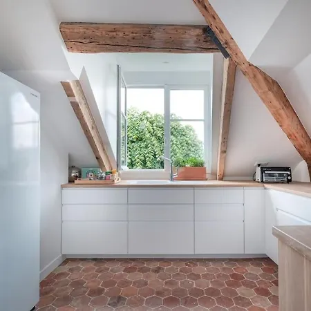 Les Robinsons De Versailles, Et Verdoyant Daire