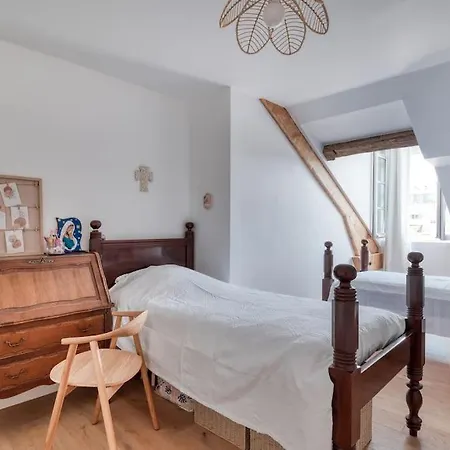 Les Robinsons De Versailles, Et Verdoyant Daire *