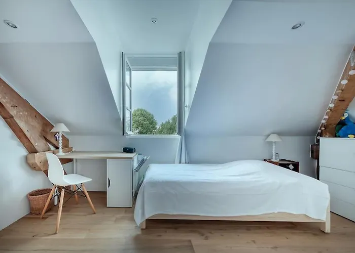 Les Robinsons De Versailles, Et Verdoyant *